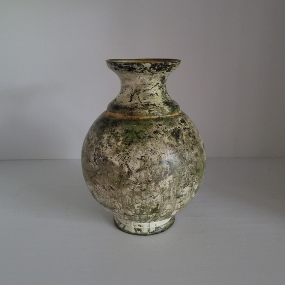 Vintage Wabisabi Painted Cast Metal Vase Urn - Picture 13 of 16